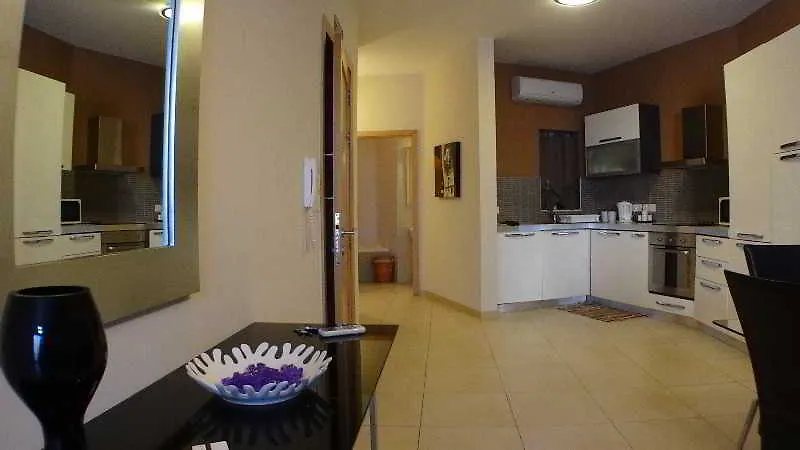** Hotel Eri Apartments E378 Sliema Malta