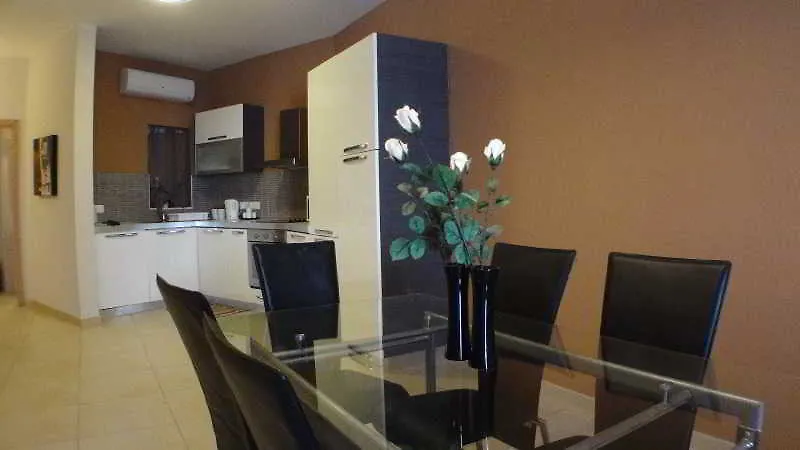 Eri Apartments E378 Sliema 2*,